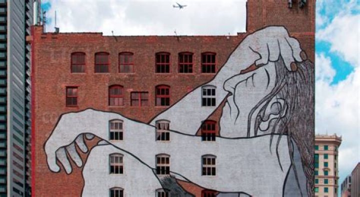 Are street artists paid?