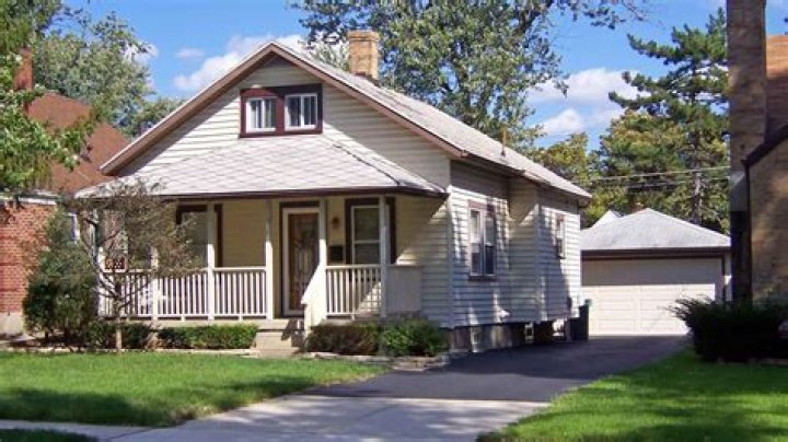 Can a couple who own 60% of a house be joint tenants?