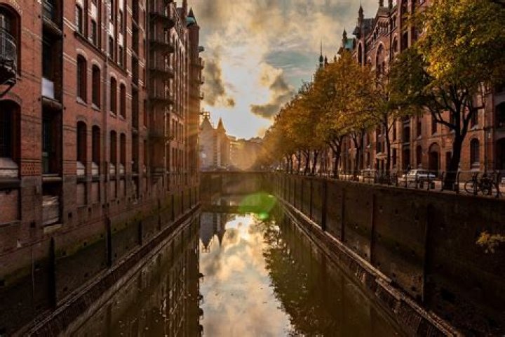 Can I pick up my package from UPS distribution center?