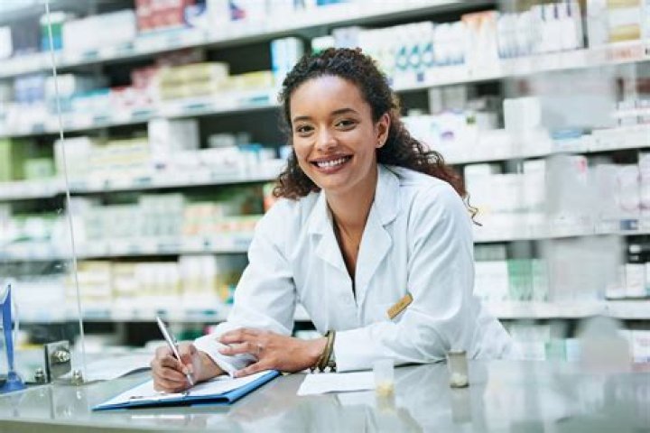 Can I work as a pharmacy technician without license?