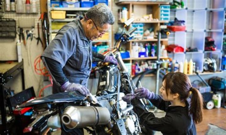 Can you make good money as a motorcycle mechanic?