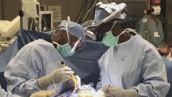 Do neurosurgeons get paid more than neurologists?