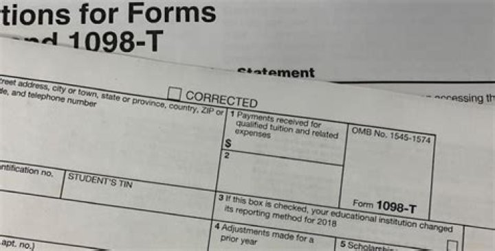 Do parents or students file 1098-T?