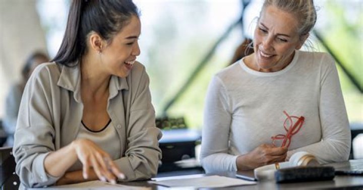 Do sales representatives make good money?