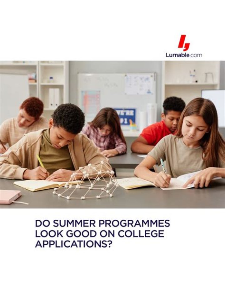 Do summer jobs look good on college applications?