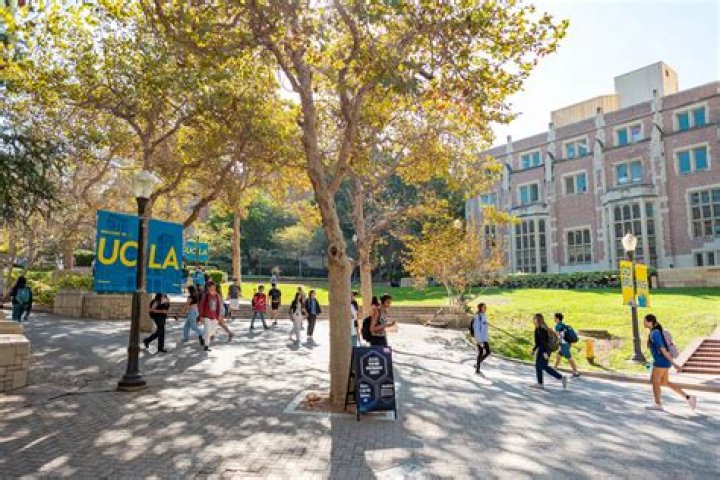 Do UCLA students live on-campus?