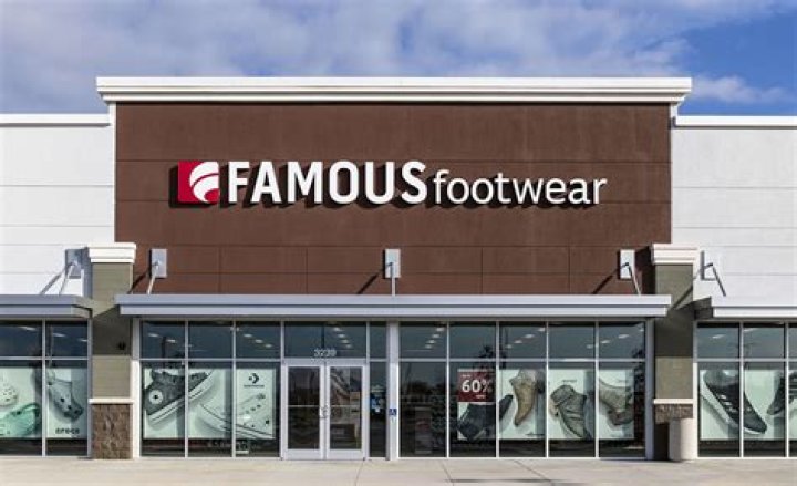 Does Famous Footwear pay weekly?