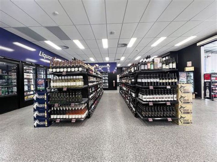 Does Texas have drive through liquor stores?