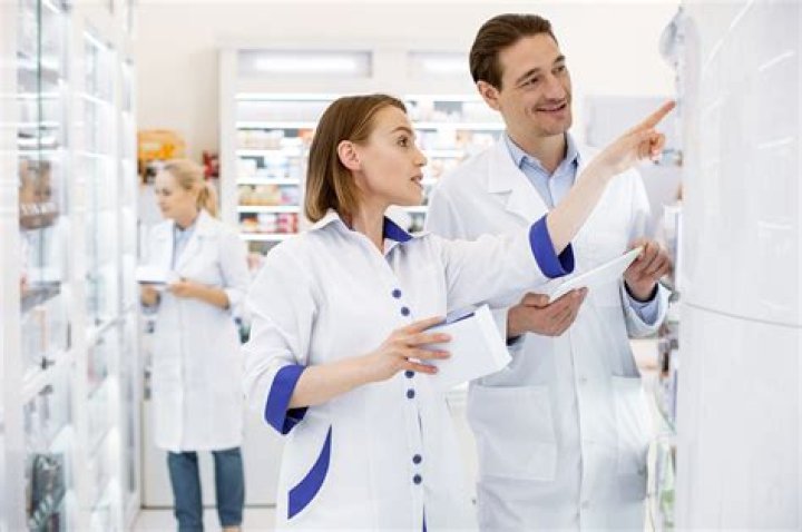How do pharmacy technicians get raises?