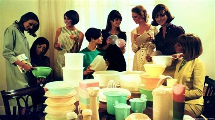 How do Tupperware parties work?