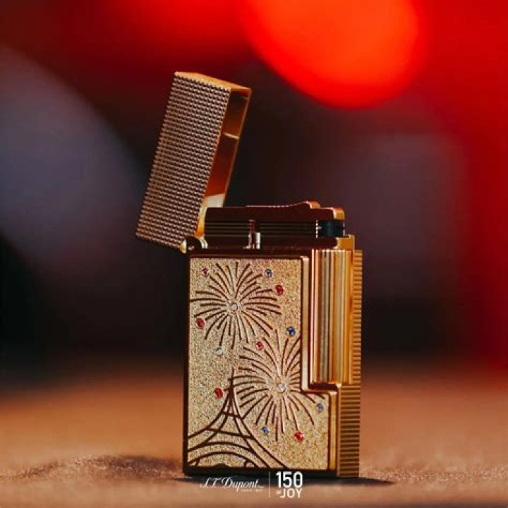 How do you use a DuPont lighter?