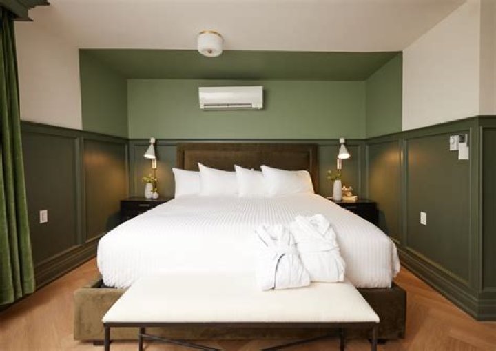 How many rooms does a family of 5 need?