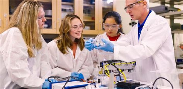 How much are biomedical engineers paid in South Africa?