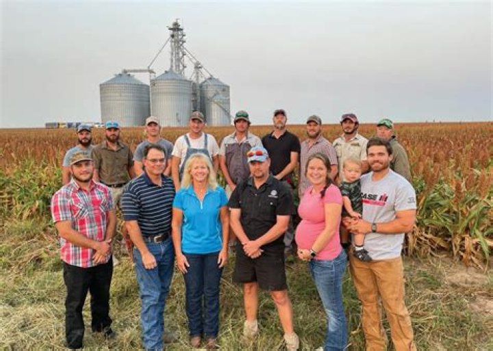 How much can you make on a farm in Australia?