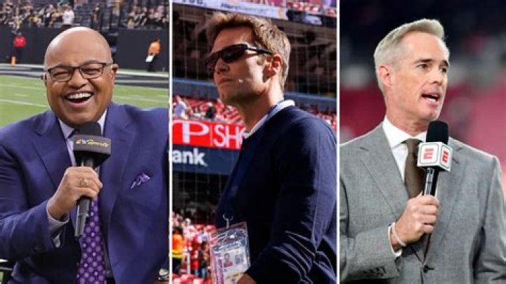 How much do announcers make a year?