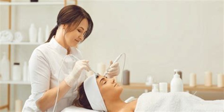 How much do Medical aestheticians make in California?