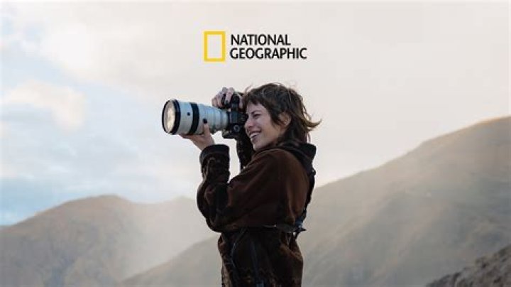 How much do nature documentary photographers make?