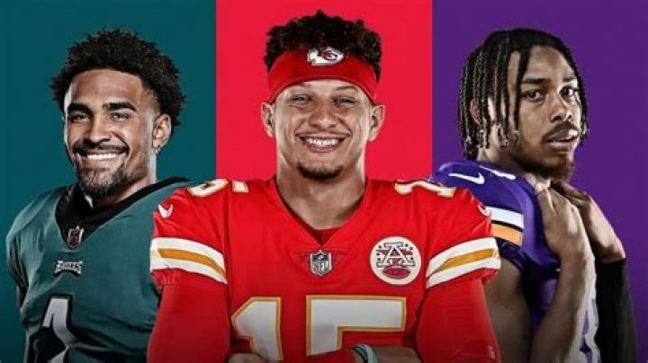 How much do pro NFL players make a year?