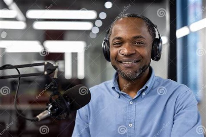 How much do radio directors make?