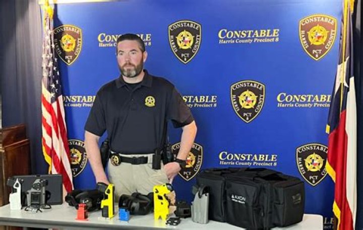 How much do RCMP constables make?