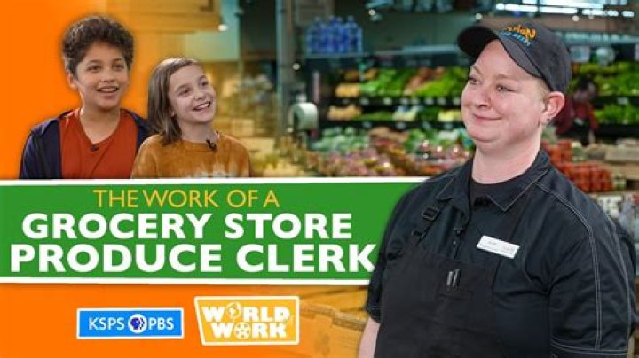 How much does a grocery clerk make in Canada?
