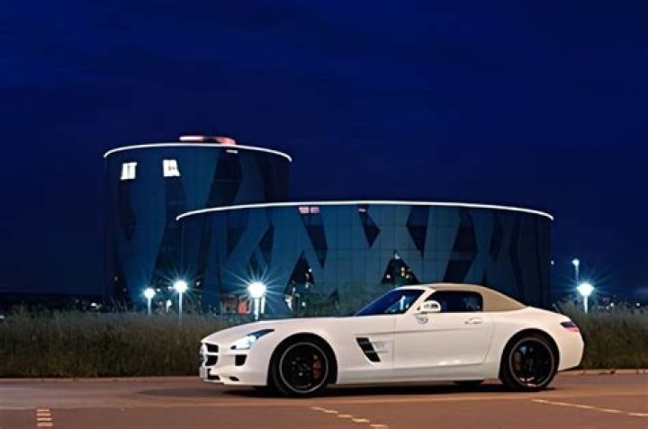 How much does a M2 Freightliner weigh?