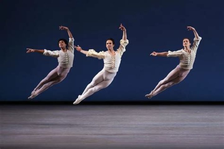How much does a principal ballet dancer earn?