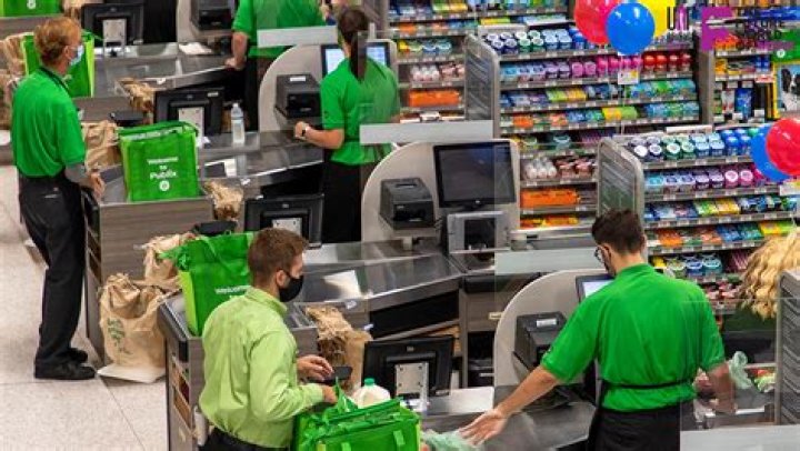 How much does a Publix store manager makes?