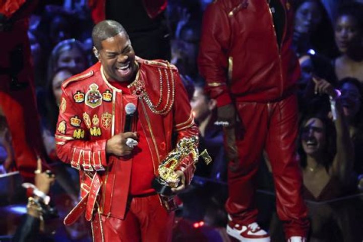 How much does Busta Rhymes make a year?