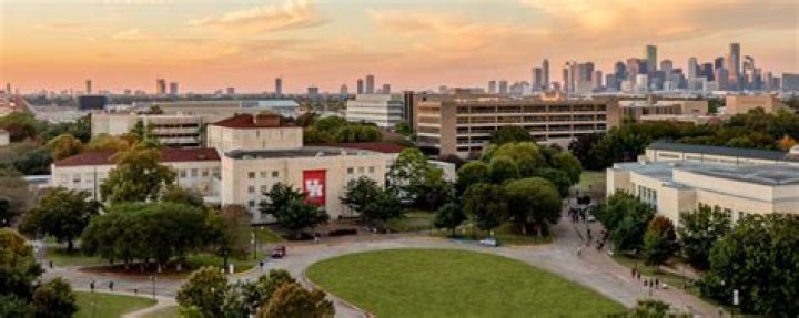 How much does it cost to go to University of Houston for 4 years?