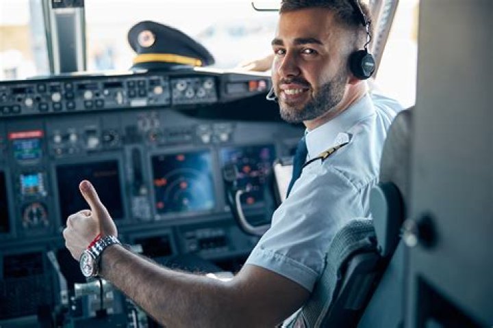 How much does Philippine Airline Pilot make?