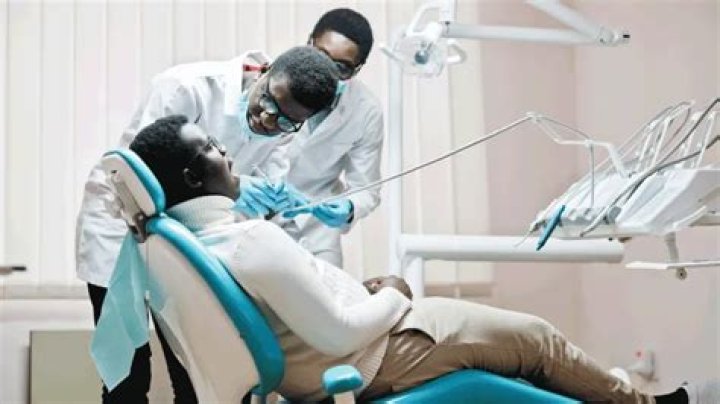 How much is a dentist paid in South Africa?