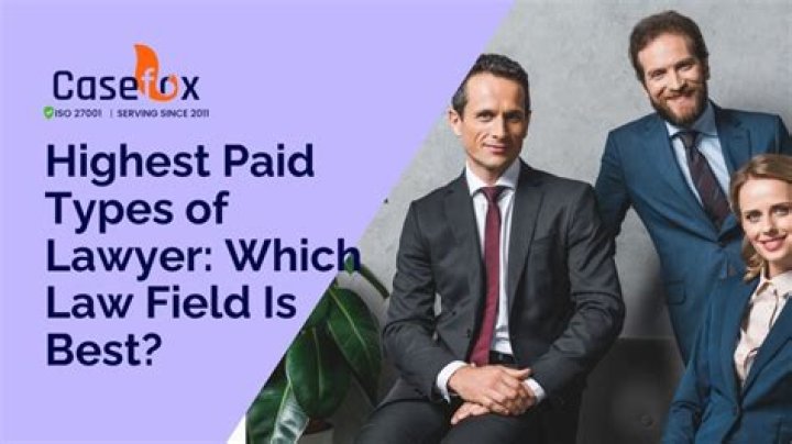 How much is a lawyer paid in Dubai?