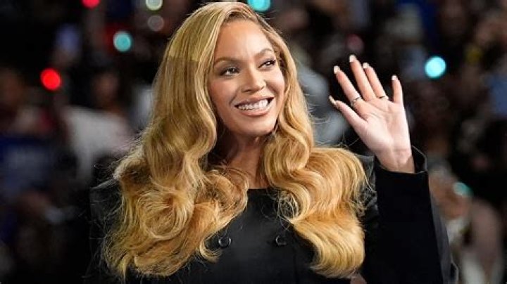 How much money did Beyonce make in 2007?