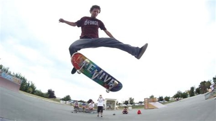 How much money does a professional skateboarder Make?