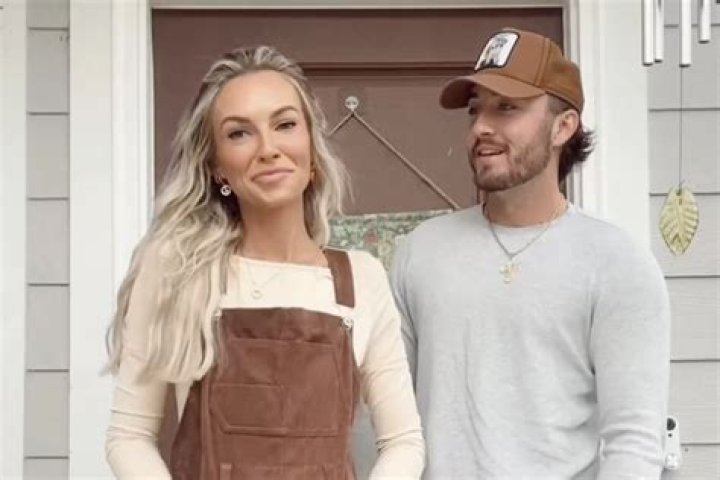 Is Lindsey Whalen married?