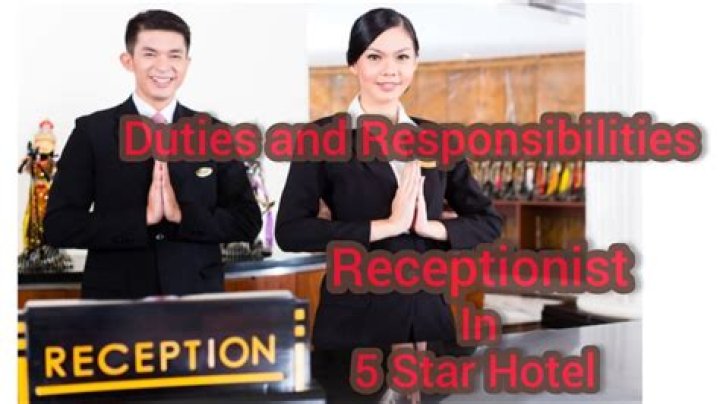 What are the duties of a front desk officer in a hotel?