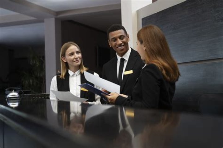 What are the duties of front office in a hotel?