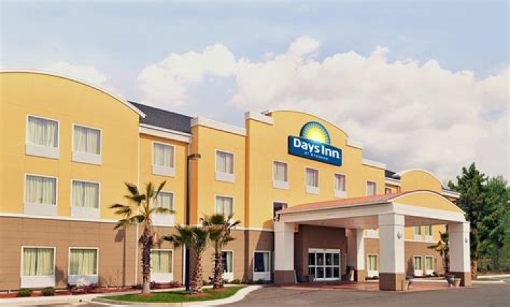 What corporation owns Days Inn?