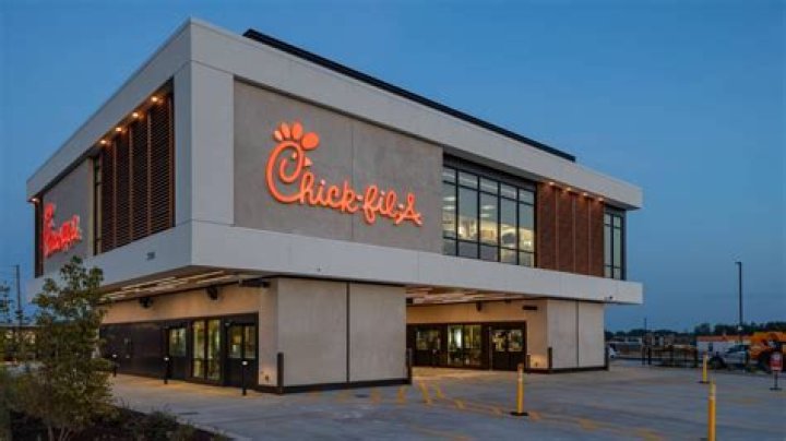 What does a check out chick do?