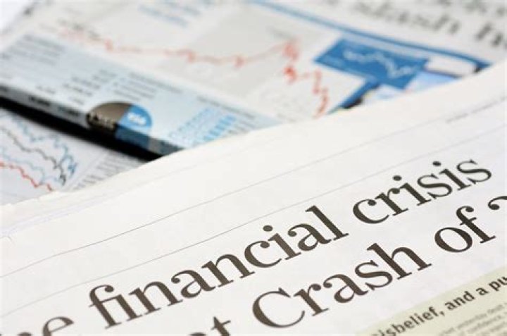 What factors cause financial crisis?
