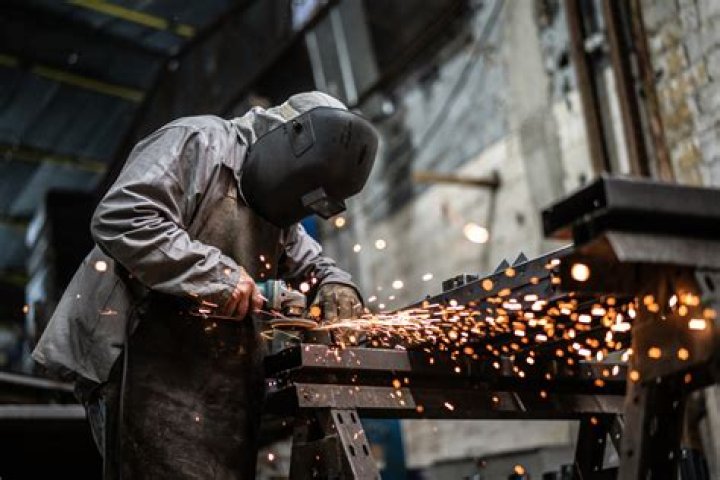 What is cost of steel per kg?