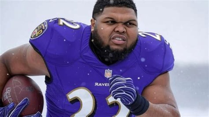 What is Derrick Favors worth?