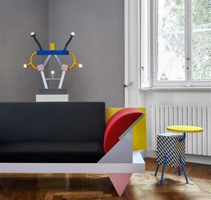 What kind of style did the Memphis Group have?