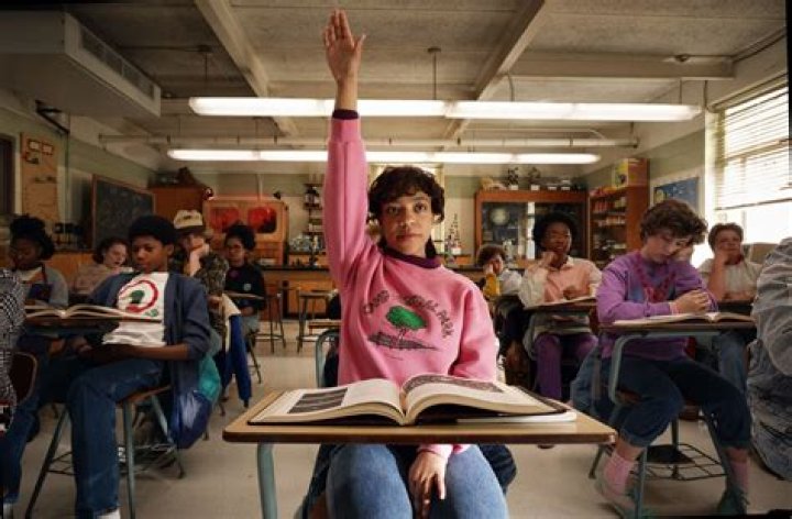 What to say to a stranger you like?