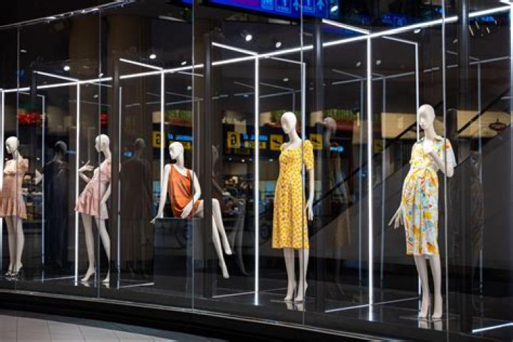Which is better fashion merchandising or fashion marketing?