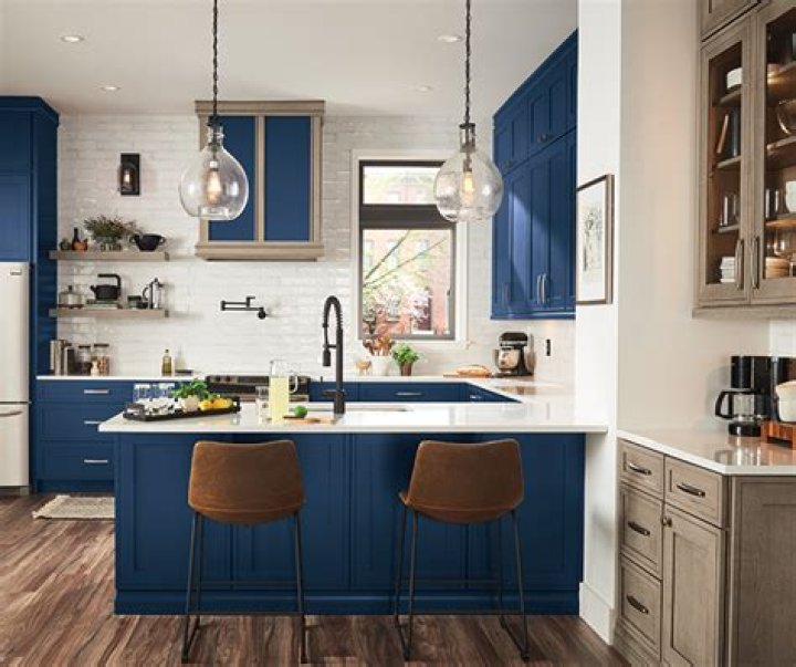 Who makes Thomasville cabinets?