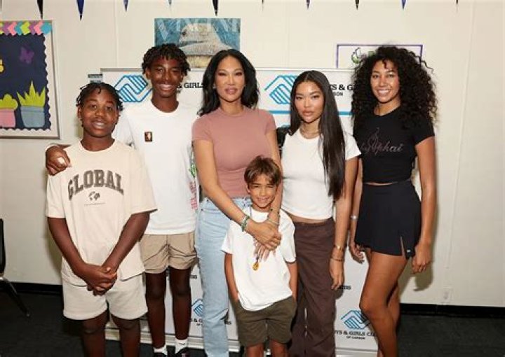 Why is Kimora Lee Simmons famous?