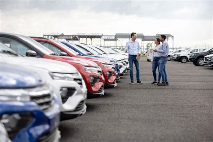 Will car dealers take 2 cars as trade in?